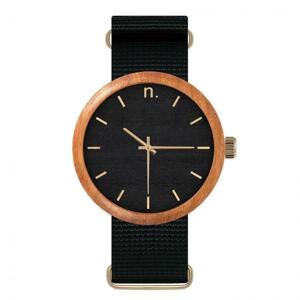 Drevené pánske hodinky čiernej farby s textilným remienkom
